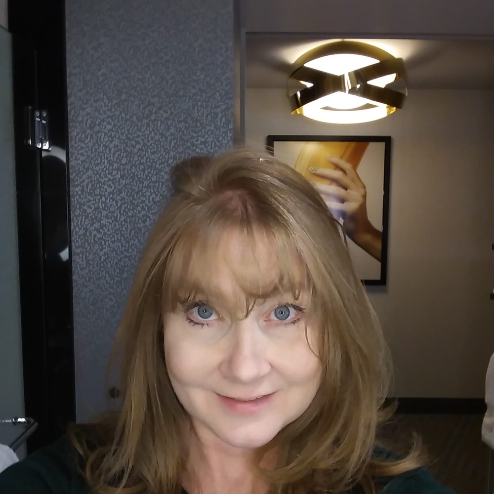 Meet your Posher, Leah